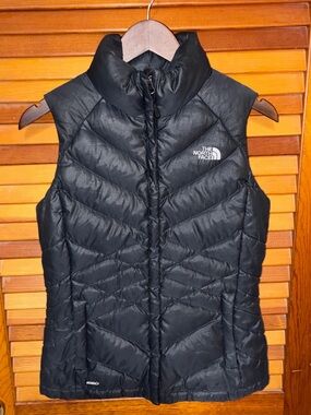North Face Women’s Aconcagua 550 Goose Down dark gray Puffer Vest - size small